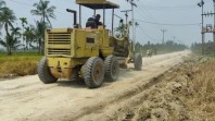 Rekonstruksi Jalan Sanglar–Kotabaru Terus Dikebut, Material Mulai Dimobilisasi