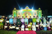 Tutup MTQ ke-56 Mandah, Bupati Herman: Al-Qur’an Harus Dipahami dan Diamalkan