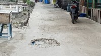 Kualitas Buruk, Sebulan Di Bangun Jalan Bhakti Panipahan Kembali Rusak.