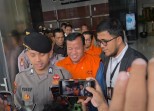 GERBRAK Riau Soroti Gestur Bupati Kuansing Saat Ditahan KPK: Terlalu Percaya Diri?