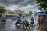 Hujan Lebat Guyur Sejumlah Wilayah Riau, Kualitas Udara Pekanbaru Turun ke Level Sedang, PM2.5 18 µg/m³