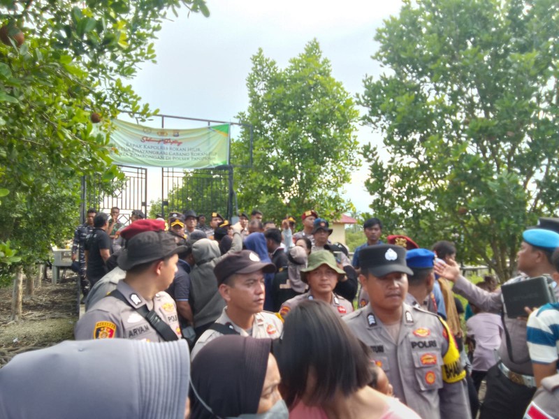 Demo Jilid II Meledak! Warga  Panipahan Mengamuk, Tuntut Sarang  Narkoba Ditutup, Dugaan Beking  Oknum Polisi Makin Menguat