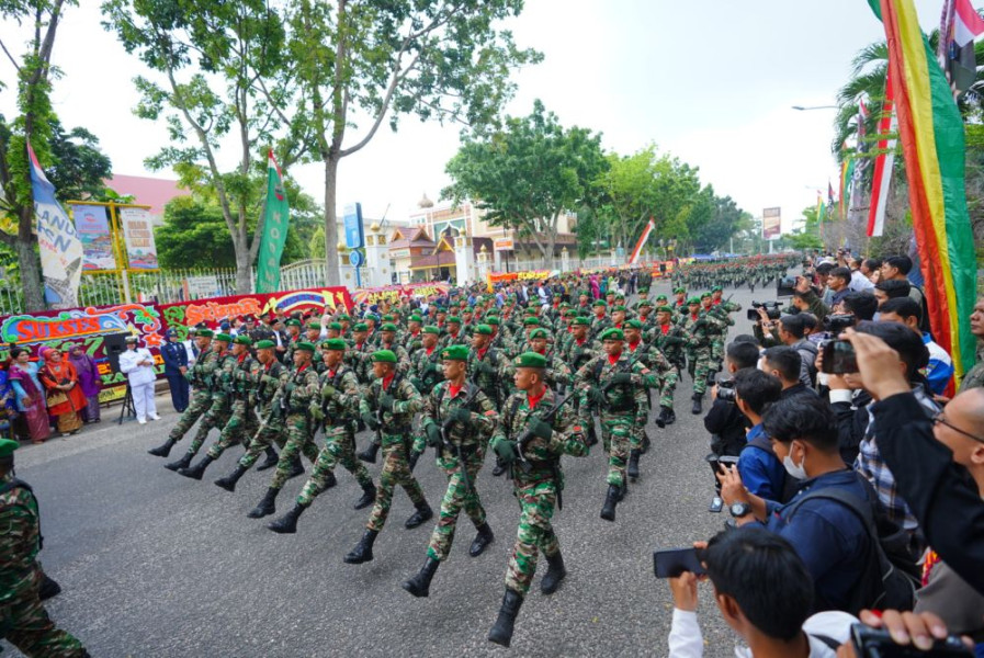 Saksikan Devile Pasukan, Ini Harapan Gubri di HUT ke 78 TNI