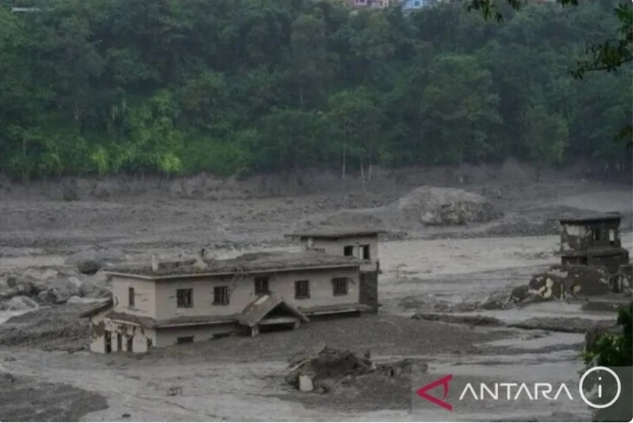 Lebih dari 1.400 orang hilang akibat banjir bandang di Nepal-China