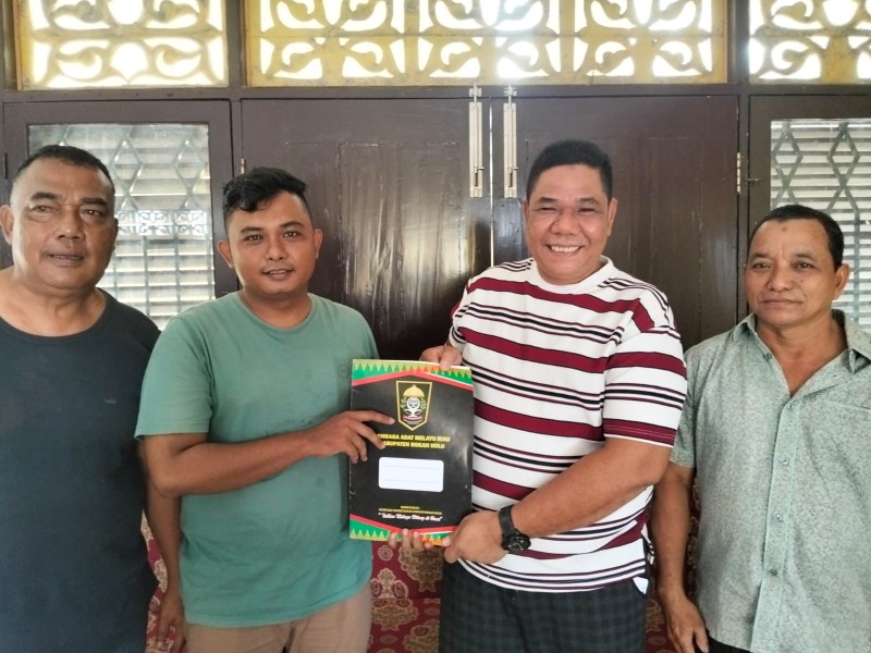 Pengurus Hulu Balang MKA LAMR Kabupaten Rokan Hulu Resmi Terima SK Masa Bakti 2026–2031