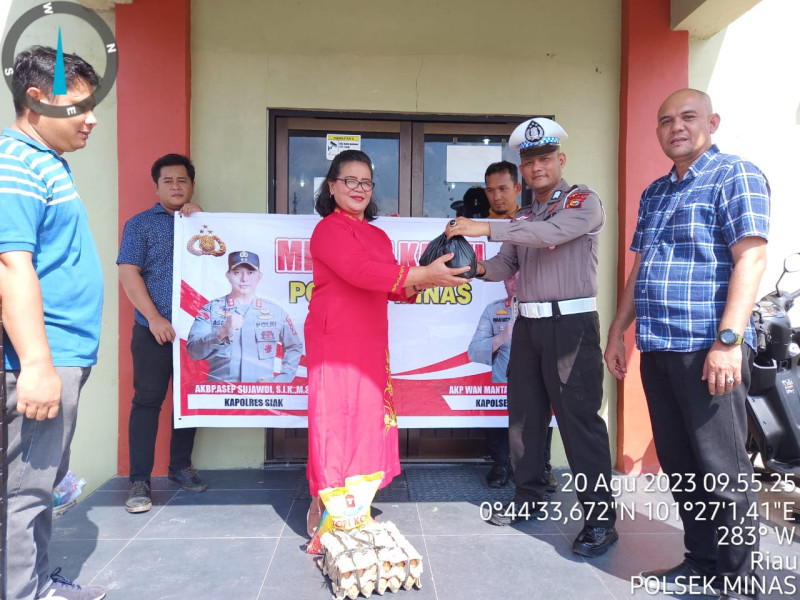 Beri Bantuan Sembako dan Dengarkan Curhatan Jemaat, Polsek Minas Sambangi Dua Gereja Dalam Giat Minggu Kasih