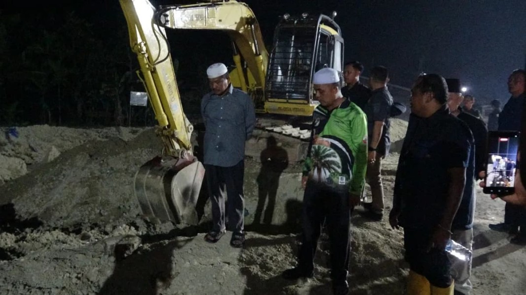 Bupati Tinjau Pengerjaan Ruas Jalan Sanglar - Kotabaru
