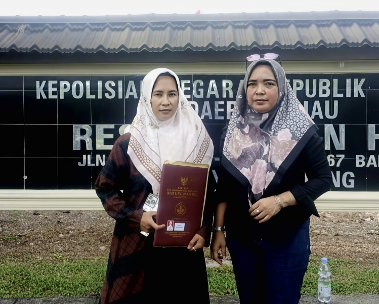 Dampingi Korban Perundungan, Aktivis PPA Ricka Parlina Sambangi Polres Rohil Terkait Dugaan Kriminalisasi Orang Tua