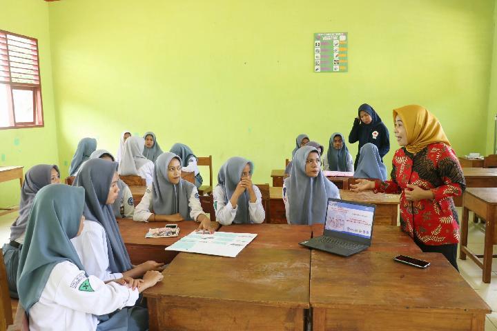 Bantuan Dana Pendidikan untuk Guru, dari Nominal hingga Skema Pemberian