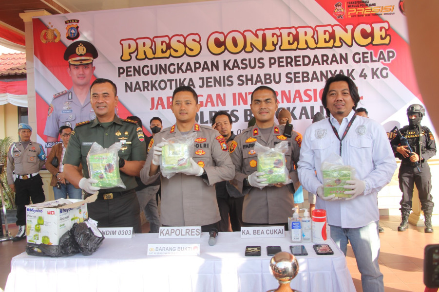 Konferensi Pers Polres Bengkalis 'Amankan Sabu yang berada di Loket Penyebrangan Roro'