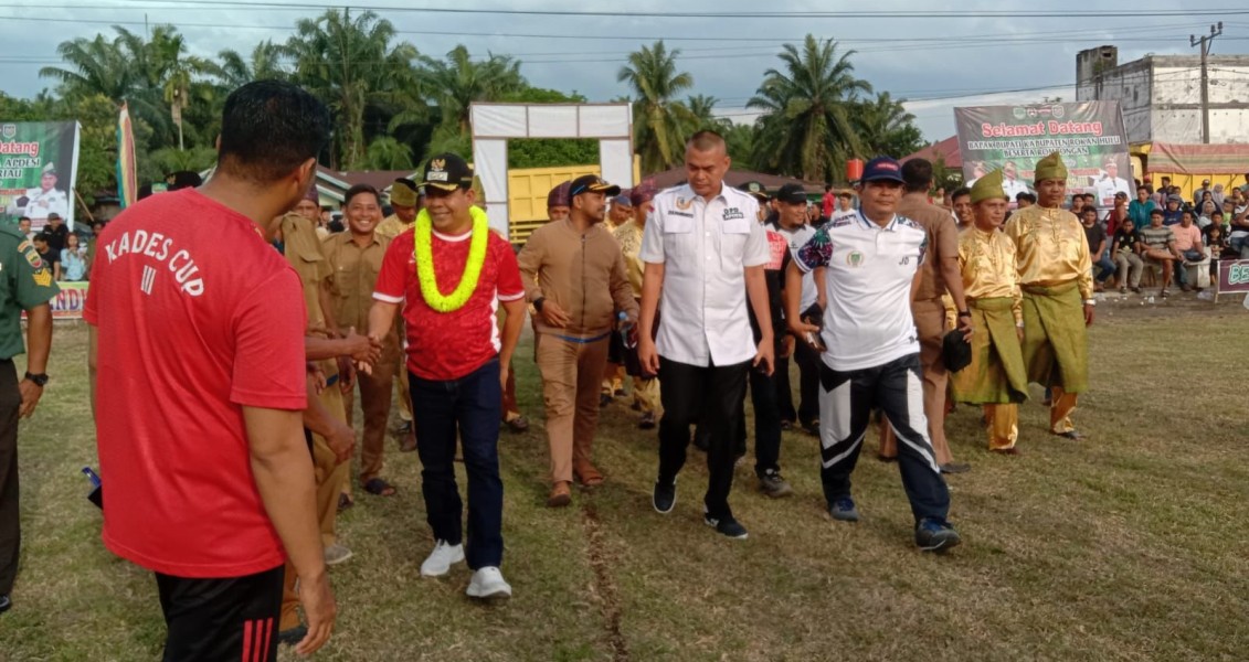 Dukungan Penuh Ketua DPD APDESI Riau, Zulfahrianto, untuk Pemuda di Turnamen Kades Cup III Desa Kembang Damai