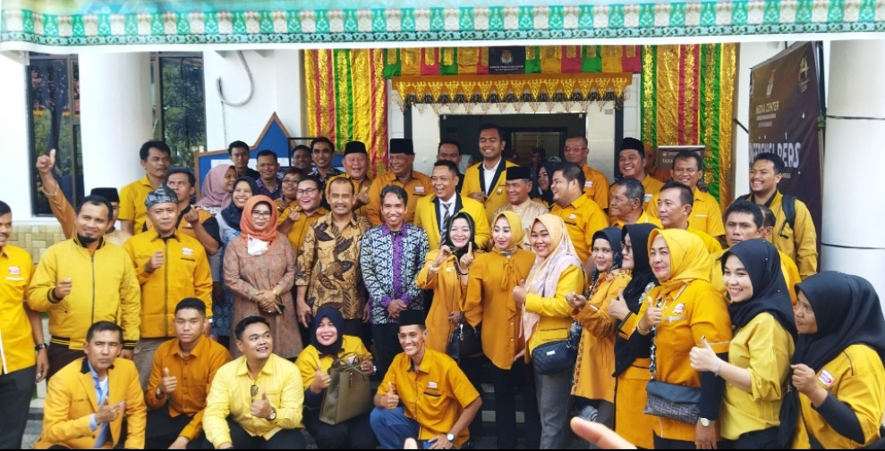 DPC Partai Hanura Pekanbaru Mendaftar ke KPU, Sutan : 'Semoga Amanah'