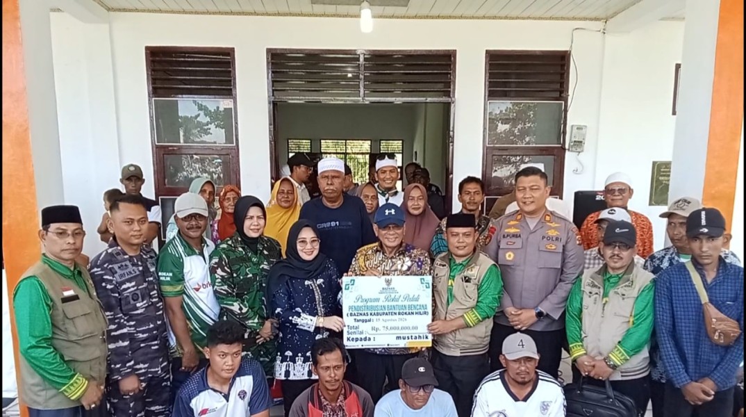 Pemerintah Rokan Hilir Salurkan Bantuan Untuk Korban Musibah Kebakaran Dan 200 Paket Sembako Untuk Warga Panipahan.