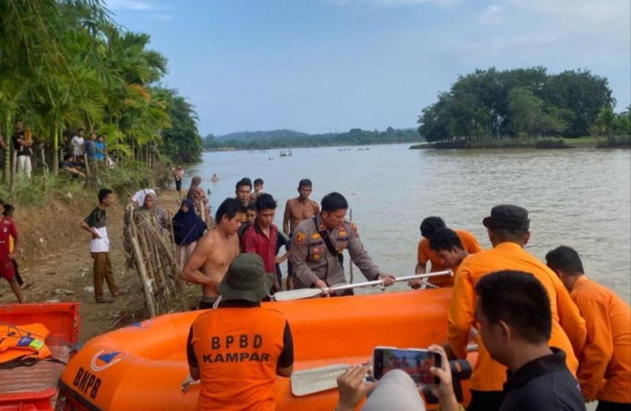 Sampan Terbalik, Bocah 4 Tahun Hilang di Sungai Kampar