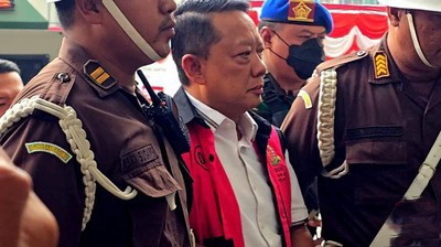 Febrie: Semua Perkara Besar Kita Ambil, Tapi Justru Kita Digergaji