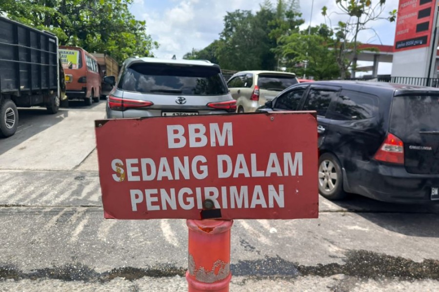 Kelangkaan BBM Picu Antrean Panjang di Sejumlah Daerah Riau, Warga Bingung