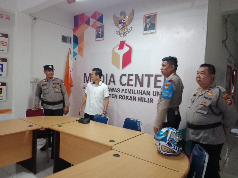 Sebelum Bertugas, Padal PAM Bawaslu Polres Rohil Apel Sekaligus Standby dan Sterilisasi