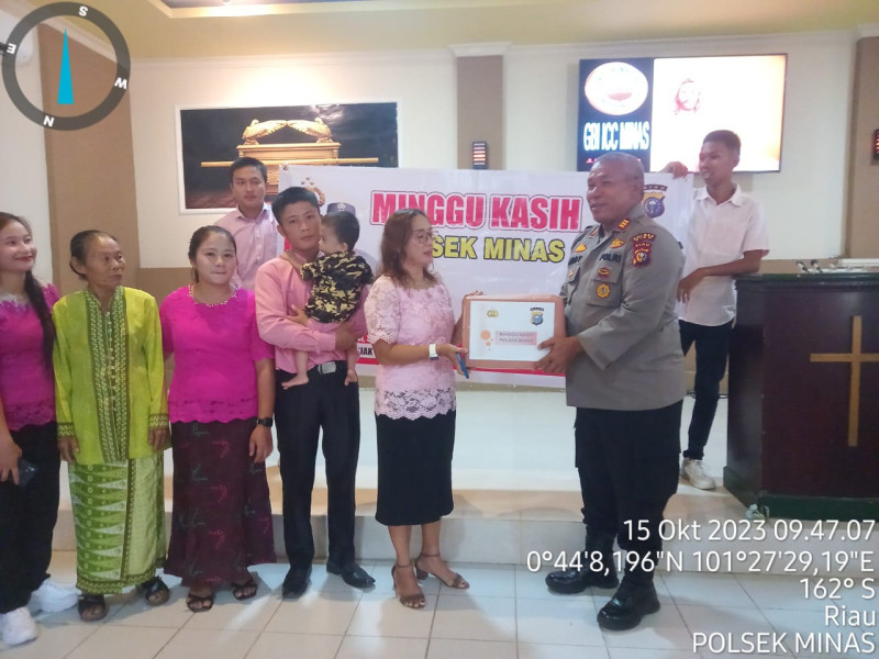 Kali Ini Personil Polsek Minas Sambangi Jemaat Gereja GBI ICC Rayon XI Minas dan Berikan Bantuan Sembako