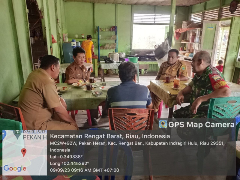 Sebagai Seorang Babinsa Harus Selalu Aktif Laksanakan Komsos Dengan Perangkat Desa