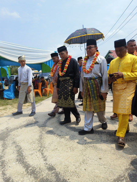 M. Wardan Hadiri Milad Datuk Besar Rantau Kampar Kiri di Desa Gunung Sahilan