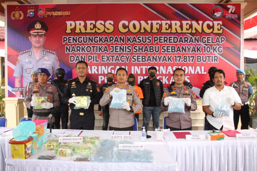 Polres Bengkalis Berhasil Ungkap Sabu 10 Kilo dan 17,817 Pil Ektasi