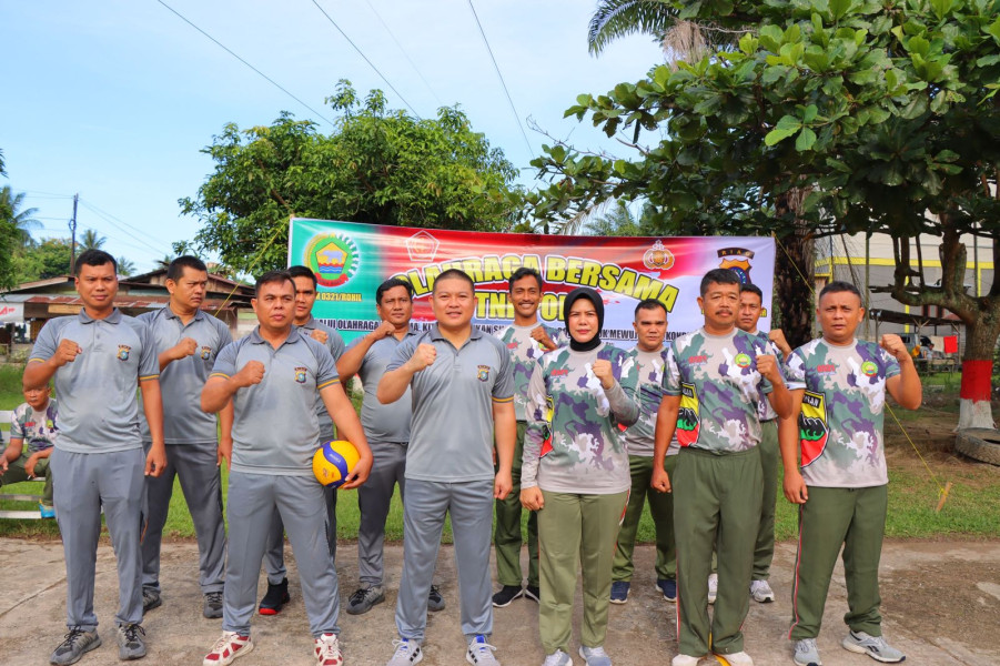 Meningkatkan Sinergitas TNI-Polri, Polres Rohil Gelar Olahraga Bersama Koramil 02/Tanah Putih