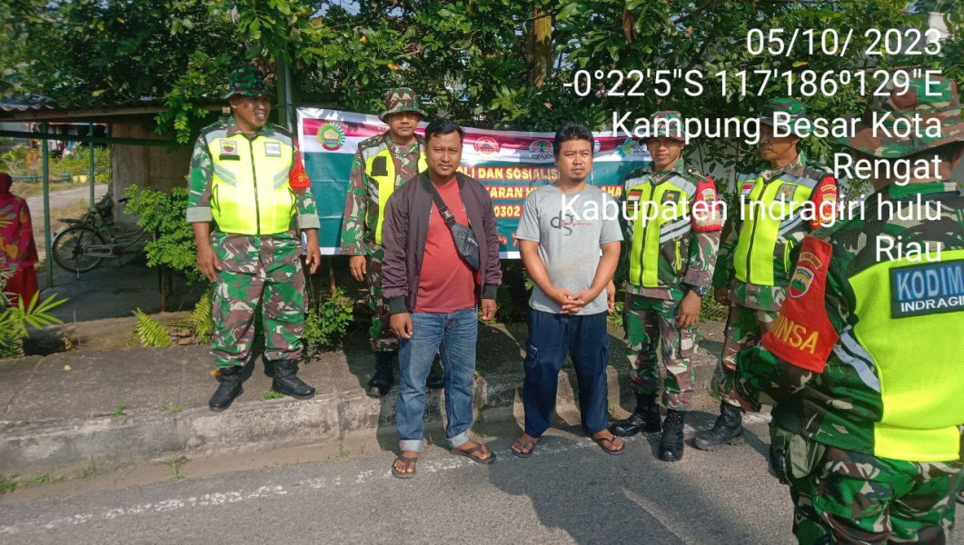 Anggota Koramil 01/Rengat Kodim 0302/Inhu Rutin Melaksanakan Patroli dan Sosialisasi Karhutla Kepada Masyarakat