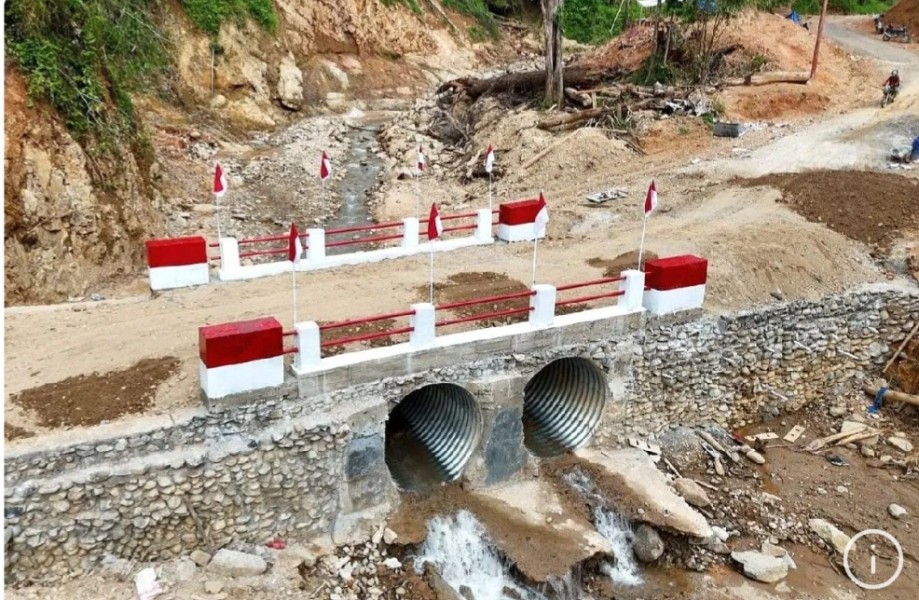 TNI selesaikan jembatan armco di Tapanuli Tengah permudah akses warga