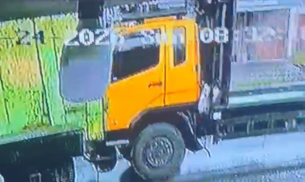 SPBU Dipenuhi Truk Balak Kayu Hingga Makan Jalan, Nyawa Melayang di Soekarno Hatta