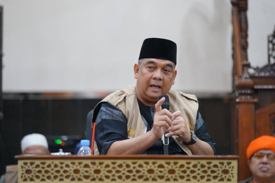 Plt Gubernur Riau Sampaikan Surat Imbauan Shalat Berjemaah 5 Waktu di Masjid