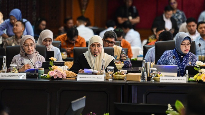 Meutya Hafid: SPLP Komdigi Proses 19,8 Juta Transaksi Perlinsos Digital, Layani 5,4 Juta KK