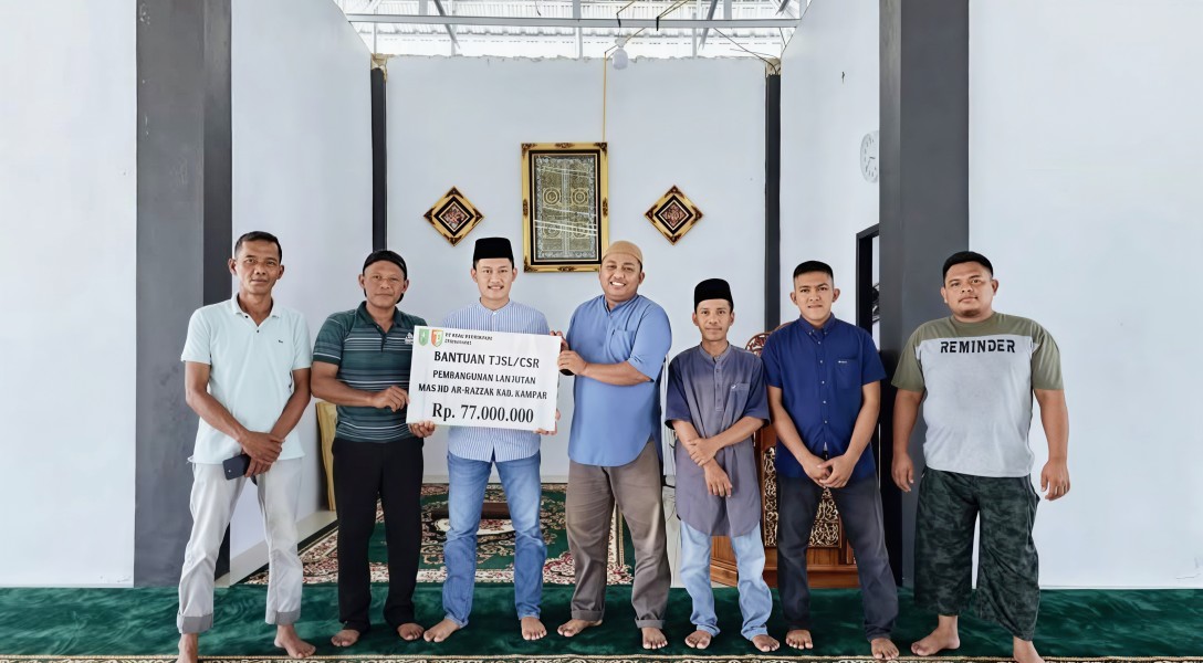 DKM Ar Razzaq Berterima Kasih, PT. Riau Petroleum Bantu Masjid Rp77 Juta