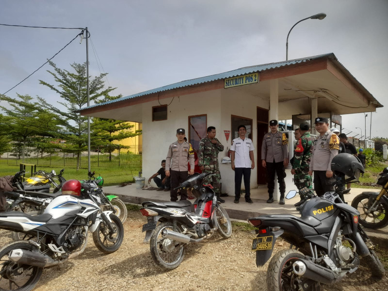 Peringatan Hari Buruh Nasional Tahun 2023, TNI - POLRI Lakukan Patroli Bersama di Peranap
