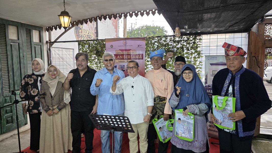 Ketum PMRI Dr. Rusli Effendi Beri Sambutan pada Gelar Puisi dan Lagu 