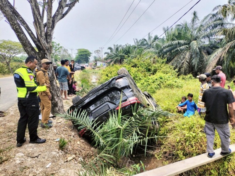 Positif Narkoba, Pengemudi Innova Penabrak Mobil Dinas Wakil Ketua DPRD Bengkalis Jadi Tersangka