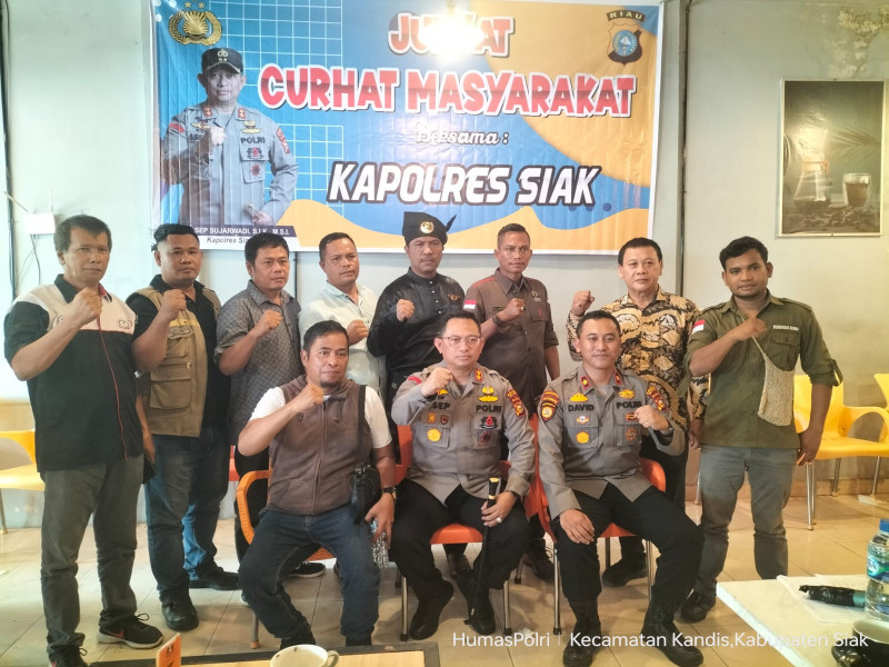 Polres Siak Bersama Polsek Kandis Melakukan Kegiatan Jumat Curhat Dengan Masyarakat