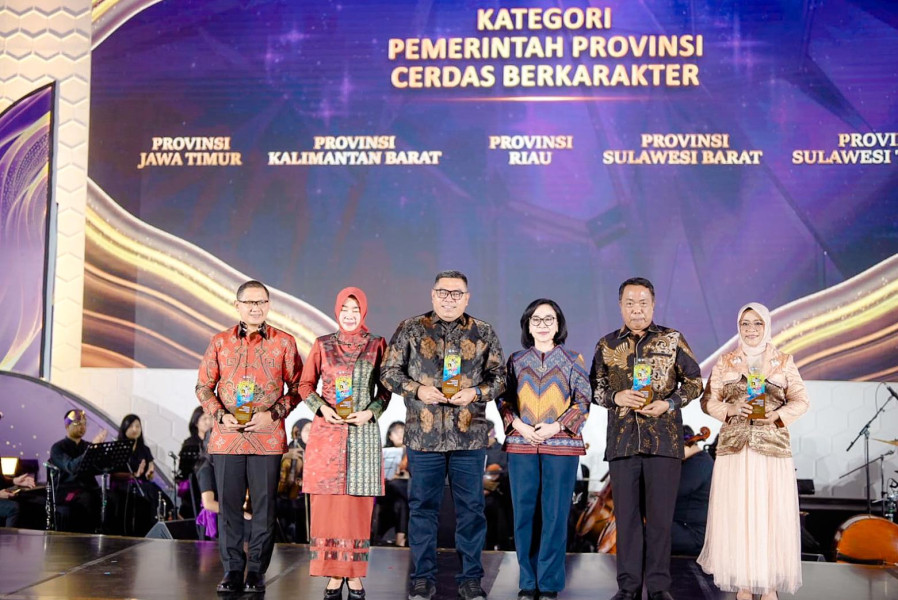 Riau Raih Apresiasi Cerdas Berkarakter dari Kemendikbudristek, Edi: Bukti Ikhtiar Wujudkan Pendidikan Karakter