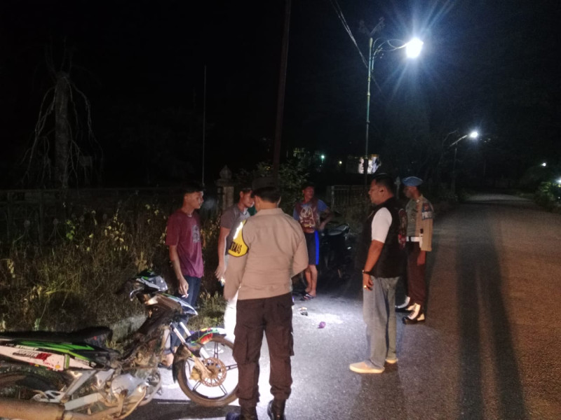 Tingkatkan Keamanan Menjelang Pemilu 2024,Polsek Sabak Auh Polres Siak Rutin Lakukan Patroli Blue light