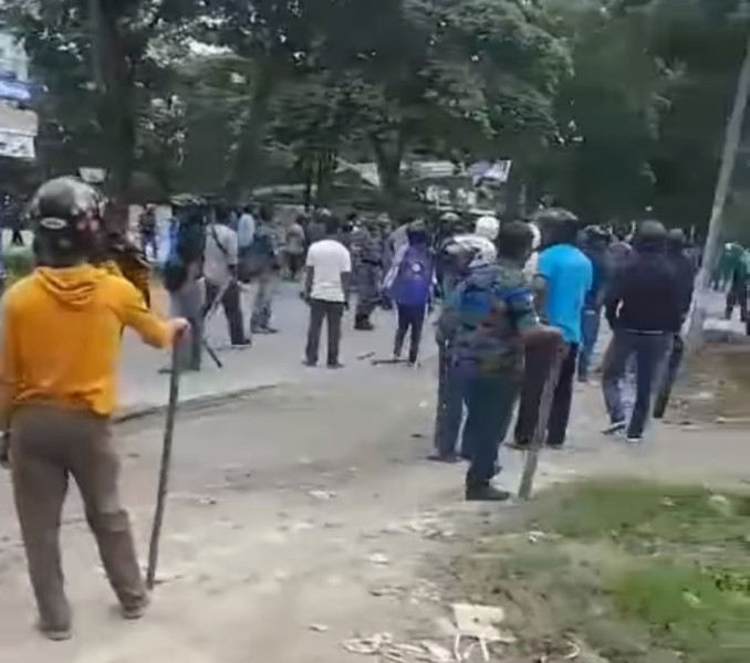 Dua Kubu Ormas Terlibat Bentrok, Jalan Riau Ujung Mencekam