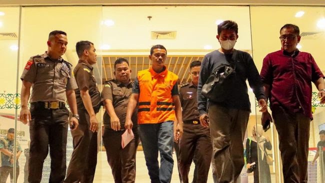 Pasutri Jaksa-Polisi Penerima Suap Kasus Narkoba di Riau Jadi Tersangka