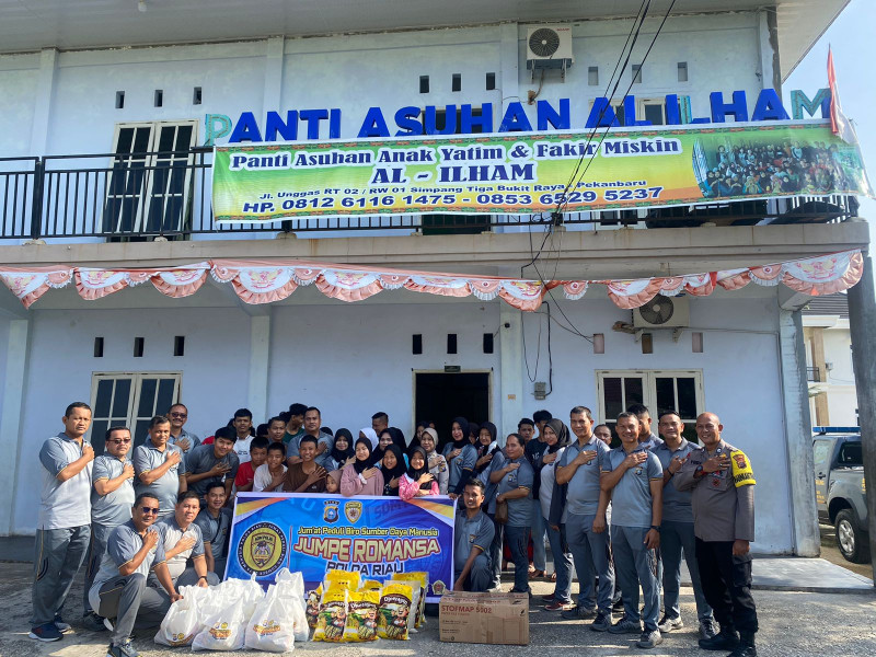 Kembali Berbagi Sedekah Biro SDM Polda Riau dan mendengarkan Aspirasi dari Masyarakat