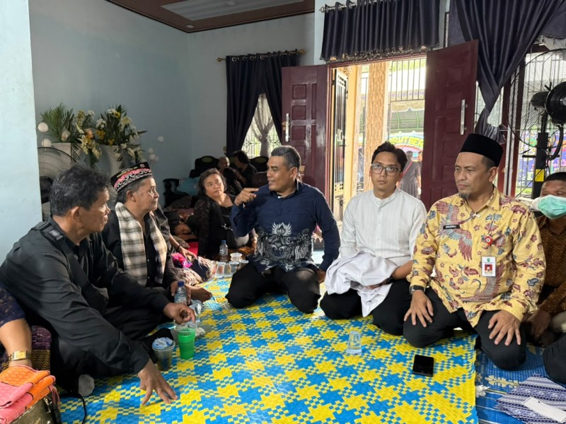 Sampaikan Belasungkawa, Plt Gubri Utus Kadiskes ke Rumah Duka dr Alex