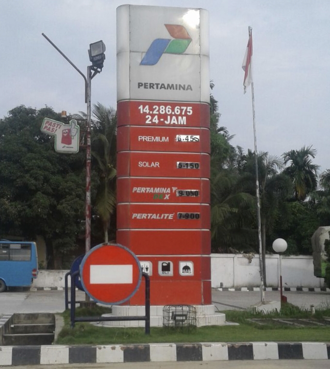 Ngeri! Para Pengepul BBM Subsidi Di SPBU KM 40 Minas Beri Setoran Ke-Oknum Wartawan Abal-abal Agar Lancar, Ini Kata Disperindag Siak!