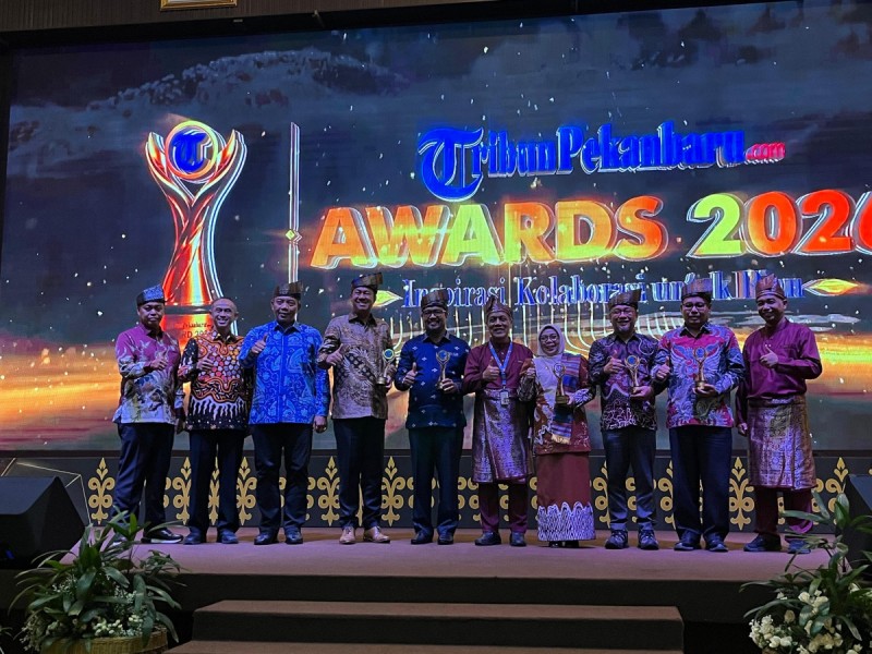 Wali Kota Pekanbaru Raih Tribun Pekanbaru Awards 2026