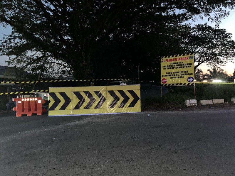 Jembatan Danau Bingkuang Kampar Ditutup Sementara Akibat Kerusakan Tumpuan