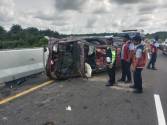 Alami Pecah Ban, Mobil Pajero Terguling di Tol Pekanbaru-Dumai