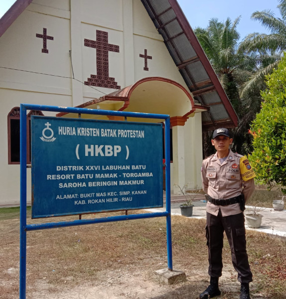 Beri Rasa Aman kepada Masyarakat Ditempat Keramaian saat Beribadah, Polsek Simpang Kanan Patroli ke Gereja