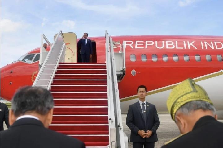 Uji Coba Dinilai Berhasil, Presiden Jokowi Siang Ini Mendarat di Bandara IKN