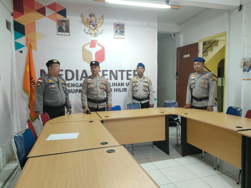 Tanggung Jawab Kawal Keamanan Kantor KPU Kabupaten, Polres Rohil Jaga Malam