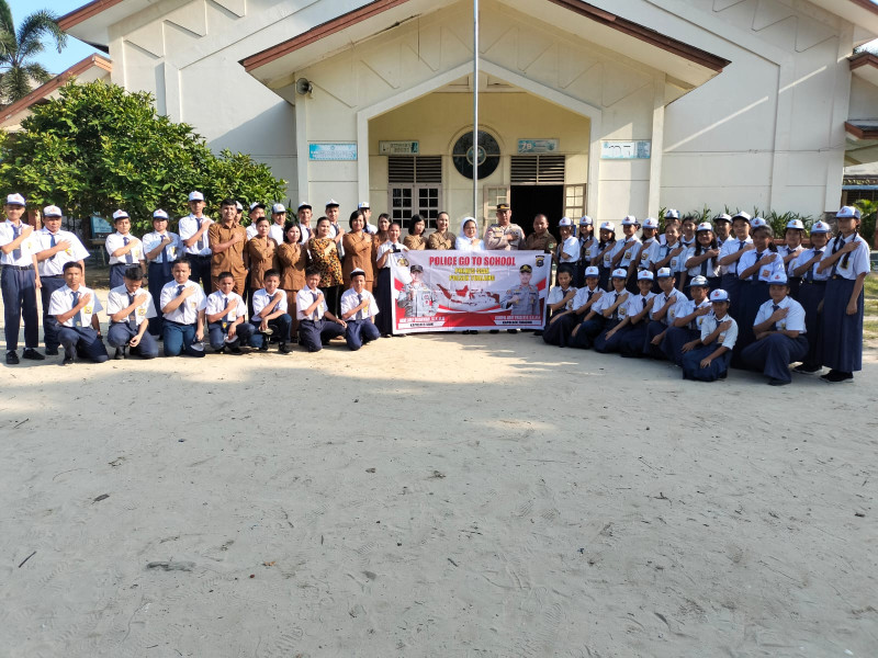 Police Goes To School, Panit Binmas Polsek Tualang Berikan Edukasi Tentang Disiplin dan Nilai-Nilai Pancasila